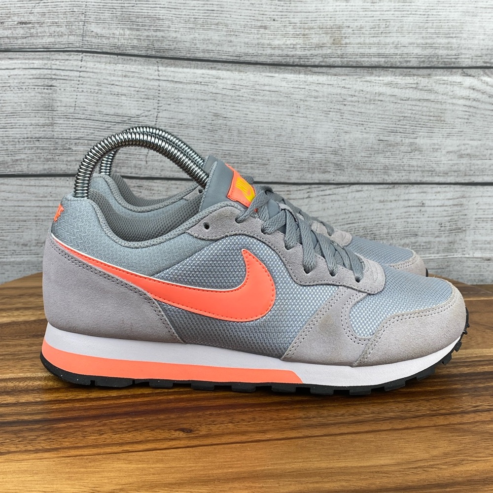 Nike MD Runner 2 Grey Mango Orange Retro Trainer Shoe 749869-087 Women’s Size 7 - Picture 4 of 13